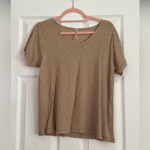 NEW Mono B Tan Relaxed Fitted Short Sleeve Tee size small